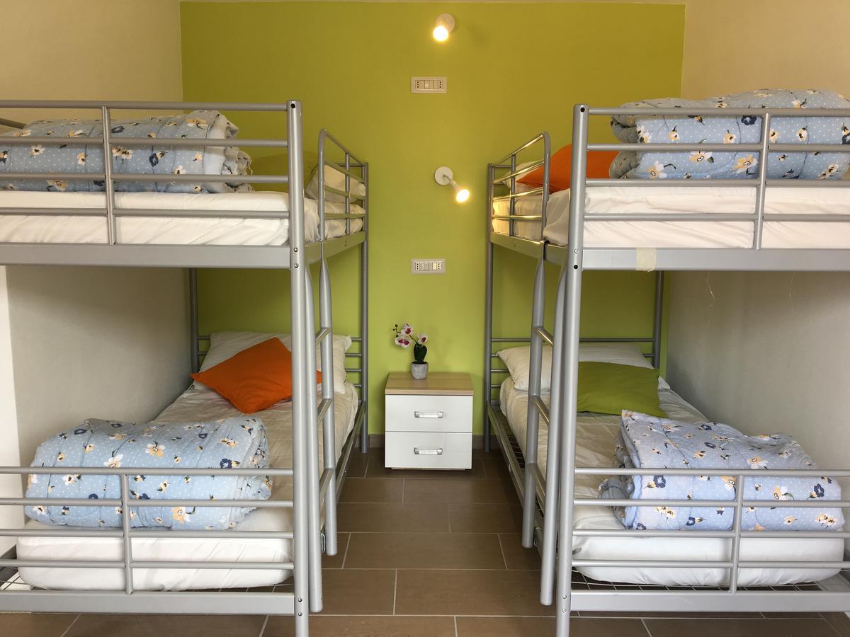 Ostello Casa Emmaus Maccagno 外观 照片
