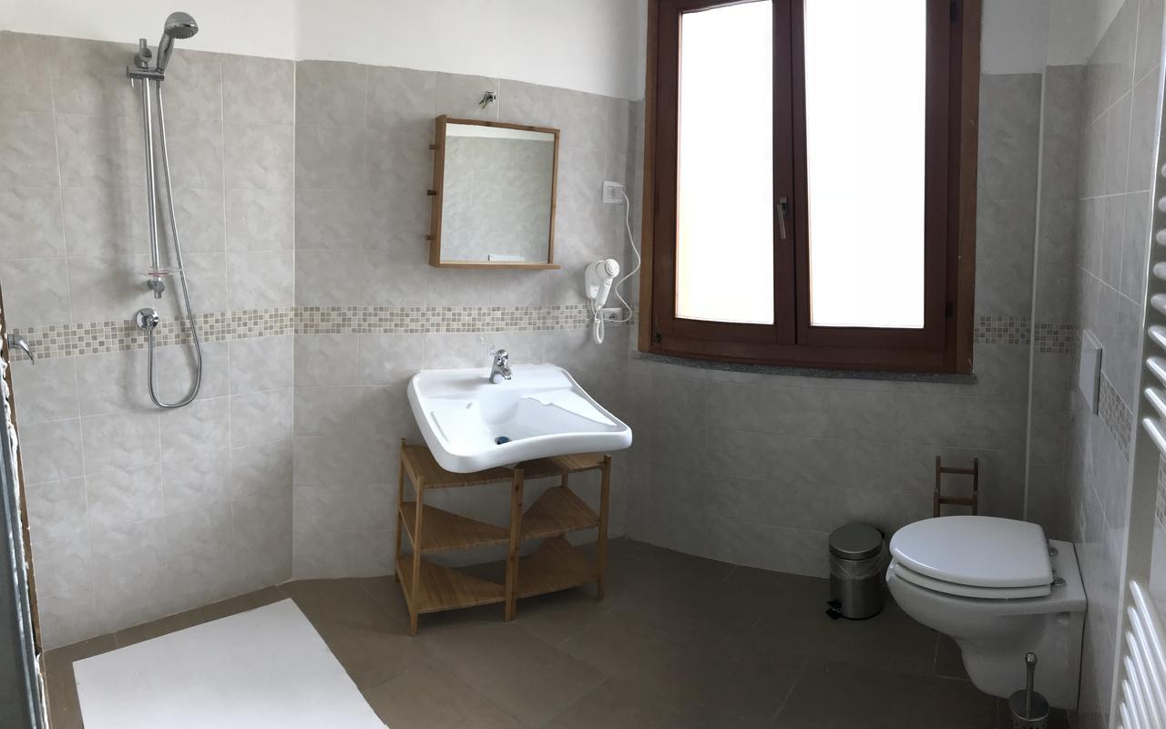 Ostello Casa Emmaus Maccagno 外观 照片