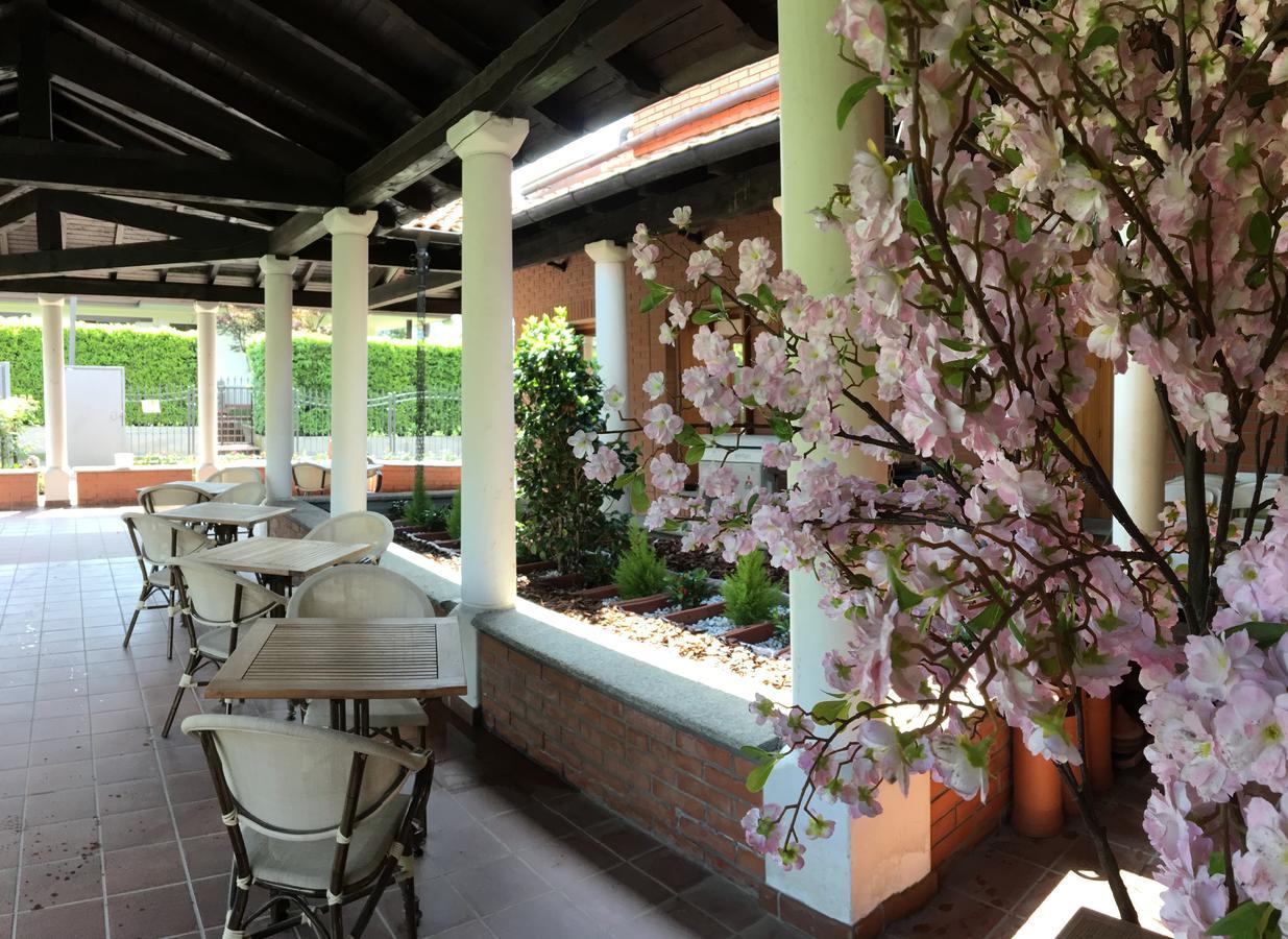 Ostello Casa Emmaus Maccagno 外观 照片