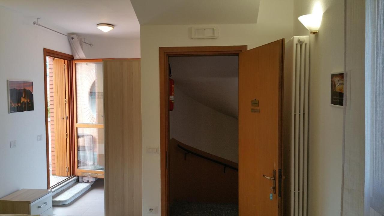 Ostello Casa Emmaus Maccagno 外观 照片
